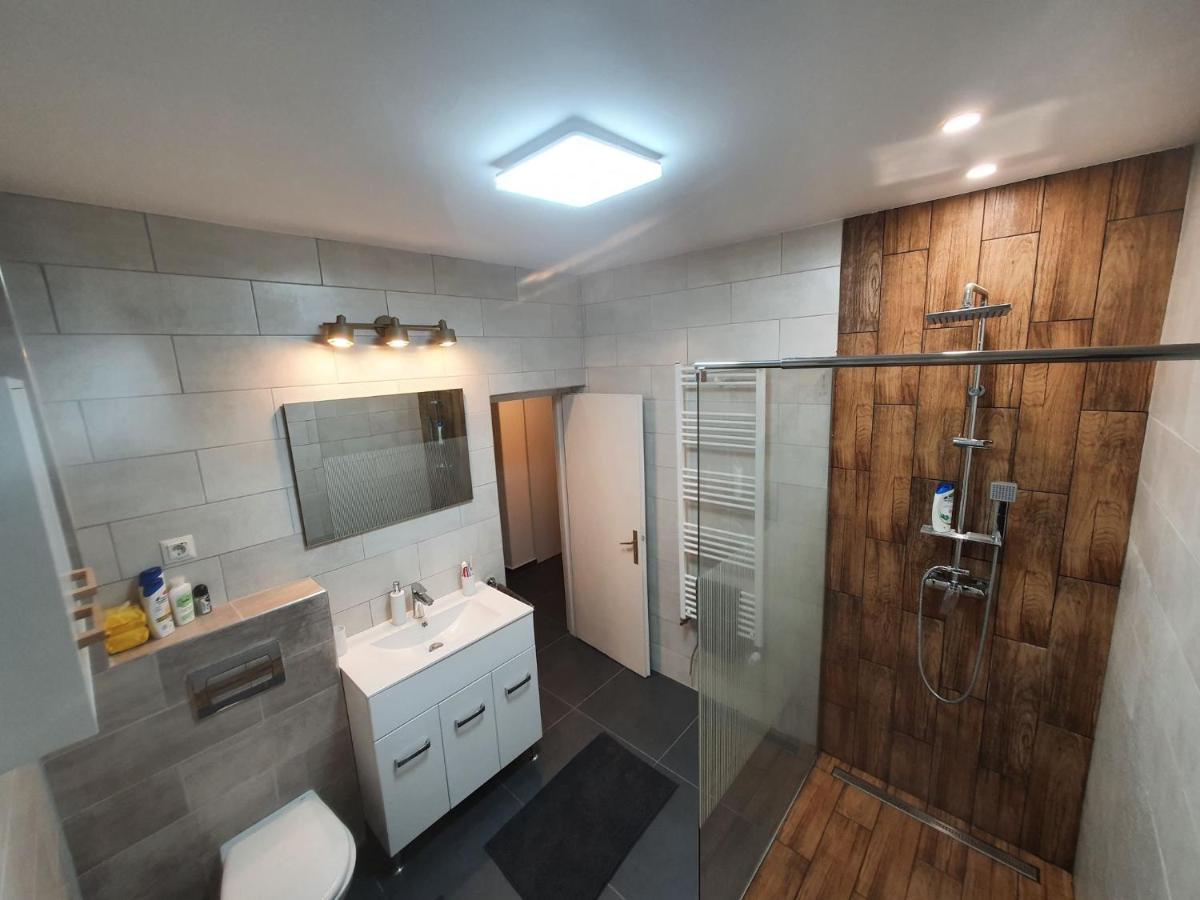 Andrea Apartman Sfântu-Gheorghe エクステリア 写真